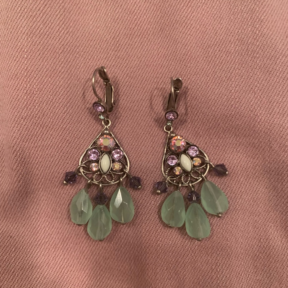 Sorrelli Dangle Earrings with teal & pink accents. The crystals shine & sparkle!